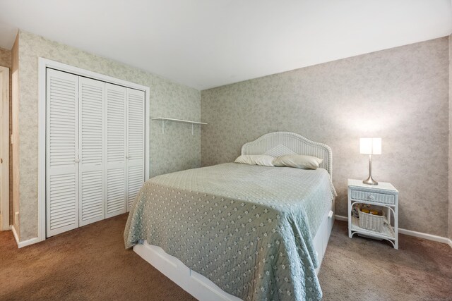 50 Stonehedge Ln S, Guilford, CT 06437 - carpeted bedroom featuring a closet