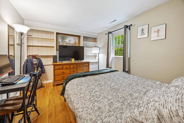 50 Stonehedge Ln S, Guilford, CT 06437 - bedroom featuring light wood-style floors and crown molding