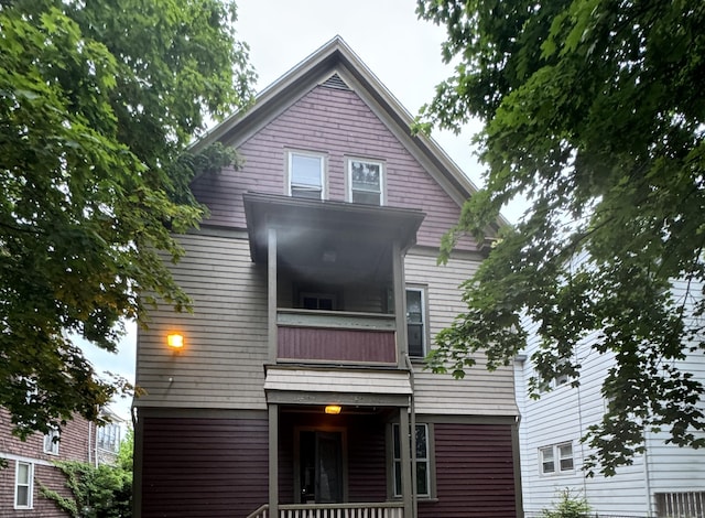 96 Hubinger St, New Haven, CT 06511 - view of front of house with a balcony