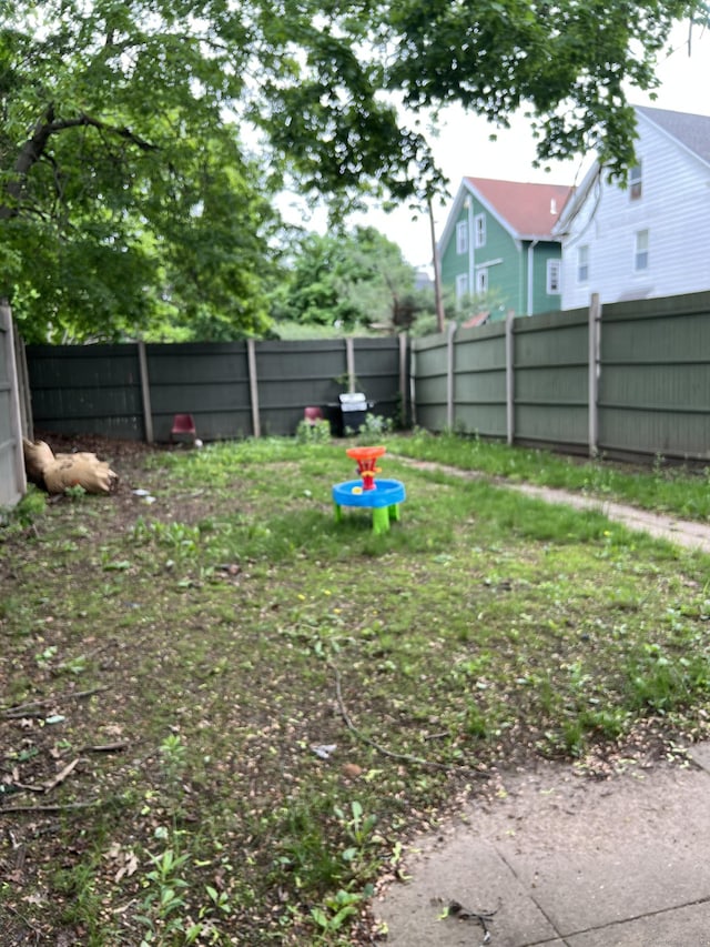 865 Elm St, New Haven, CT 06511 - view of yard