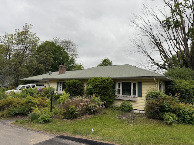 8 Bonnie Ln, Waterbury, CT 06705 - view of front of house with a chimney