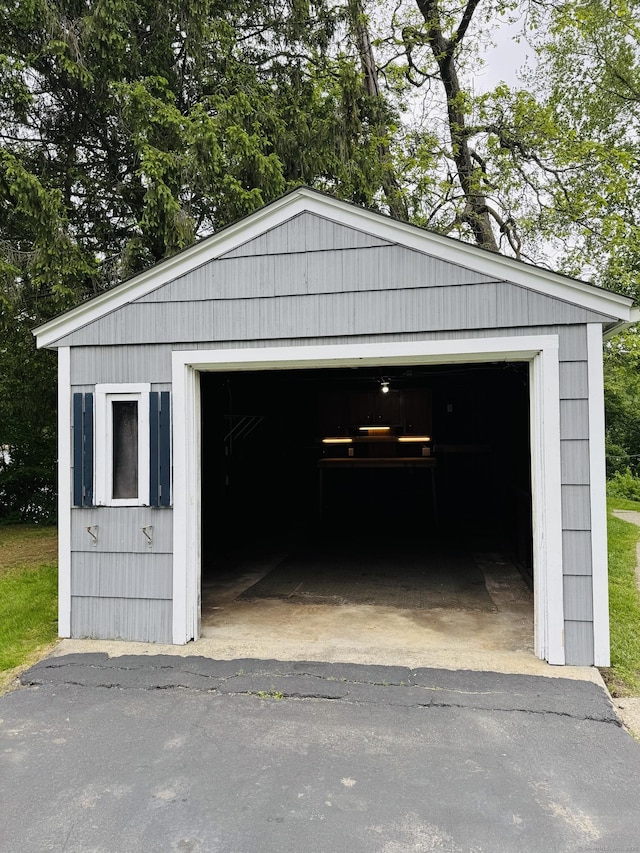10 Bozrah St, Bozrah, CT 06334 - view of detached garage