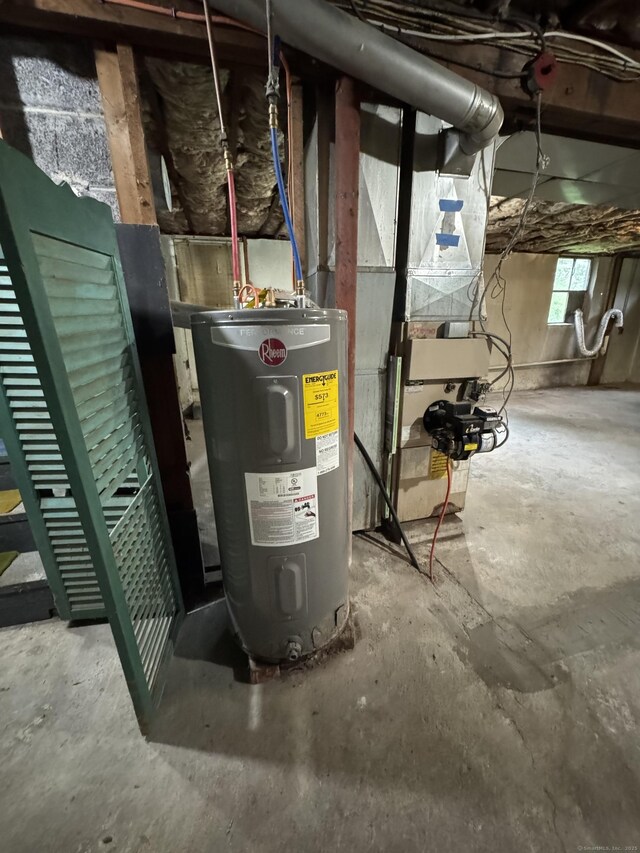 10 Bozrah St, Bozrah, CT 06334 - utility room featuring water heater