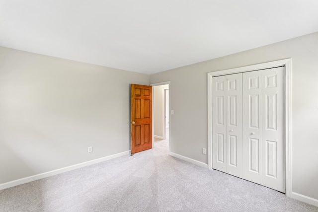 5 Settlers Ln, Newtown, CT 06482 - unfurnished bedroom featuring baseboards, carpet, and a closet