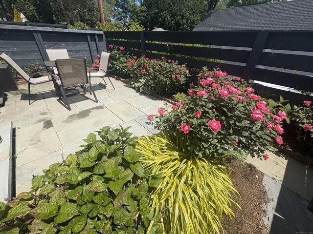 101 Heritage Hill Rd Unit 101, New Canaan, CT 06840 - view of patio / terrace with outdoor dining space