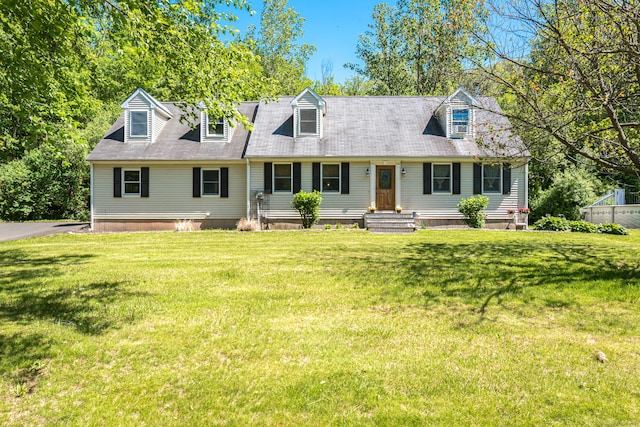 15 Brittany Dr, Durham, CT 06422 - new england style home featuring a front lawn