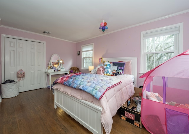 498 Nod Hill Rd, Wilton, CT 06897 - bedroom featuring wood finished floors, crown molding, and a closet