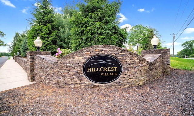 2 Redwood Ln, Southington, CT 06489 - view of community sign