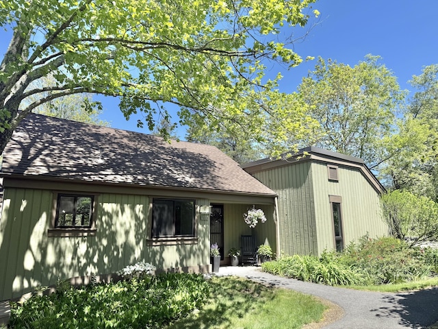 740 Heritage Vlg Unit B, Southbury, CT 06488 - view of front of property with a shingled roof