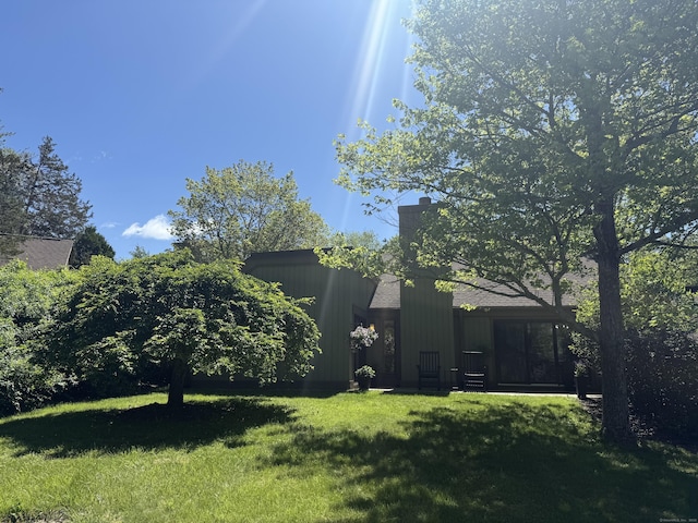 740 Heritage Vlg Unit B, Southbury, CT 06488 - view of grassy yard