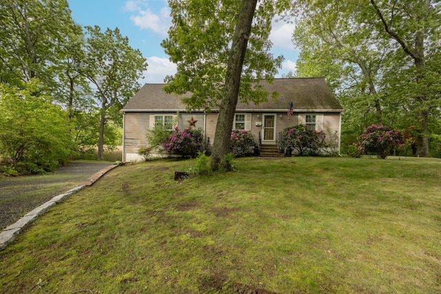 76 River St W, Old Saybrook, CT 06475 - view of front of property with a front lawn