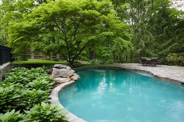 99 Cross Hwy, Redding, CT 06896 - swimming pool with a patio and outdoor dining space