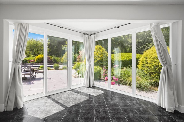 37 Topfield Rd, Wilton, CT 06897 - view of entryway