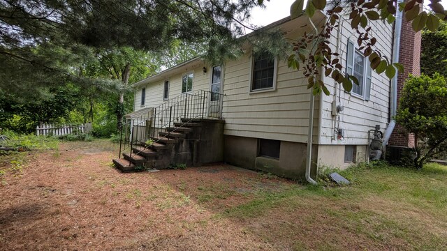 11 Twin Brooks Ln, Fairfield, CT 06824 - view of rear view of house