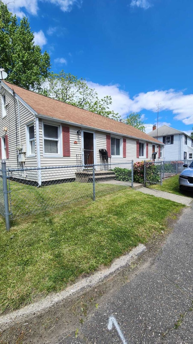 40 Wake St, Bridgeport, CT 06610 - ranch-style home with a shingled roof