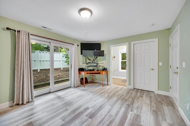 645 Prospect Ave Unit 11, West Hartford, CT 06105 - entrance foyer with wood finished floors and baseboards