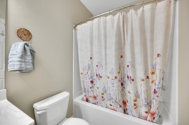 645 Prospect Ave Unit 11, West Hartford, CT 06105 - bathroom with toilet and shower / bathtub combination with curtain