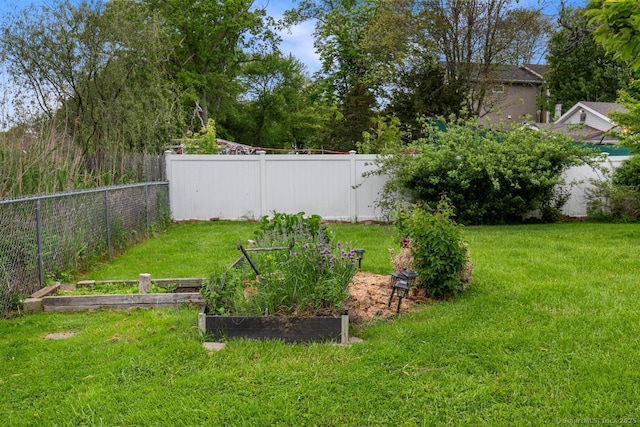 62 Surf Ave, Milford, CT 06460 - view of yard featuring a garden
