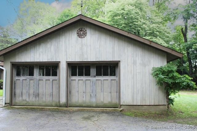 19 Harding Ln, Westport, CT 06880 - view of detached garage