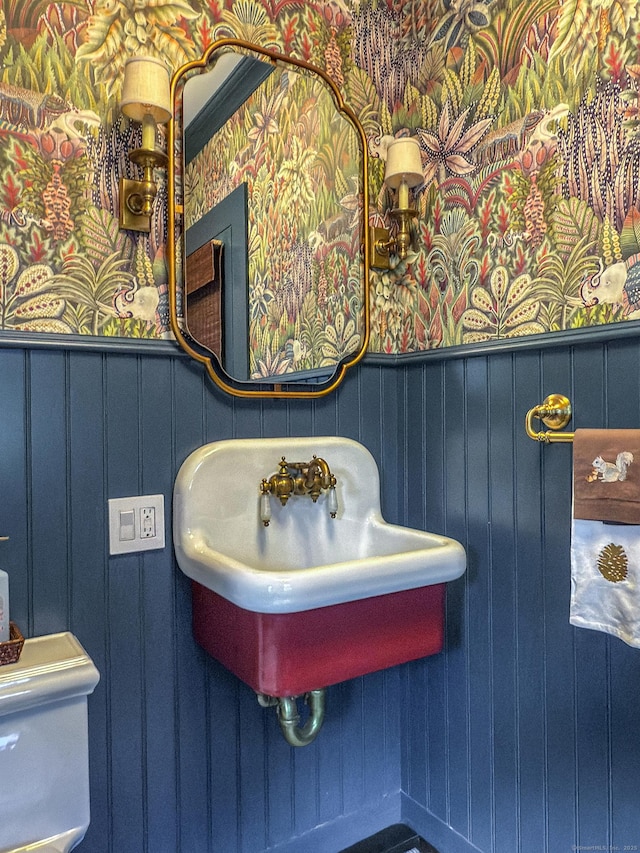 118 S St, Litchfield, CT 06759 - bathroom with wainscoting, wallpapered walls, toilet, and a sink