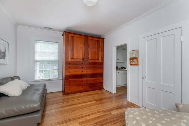 118 S St, Litchfield, CT 06759 - sitting room featuring light wood-type flooring and crown molding