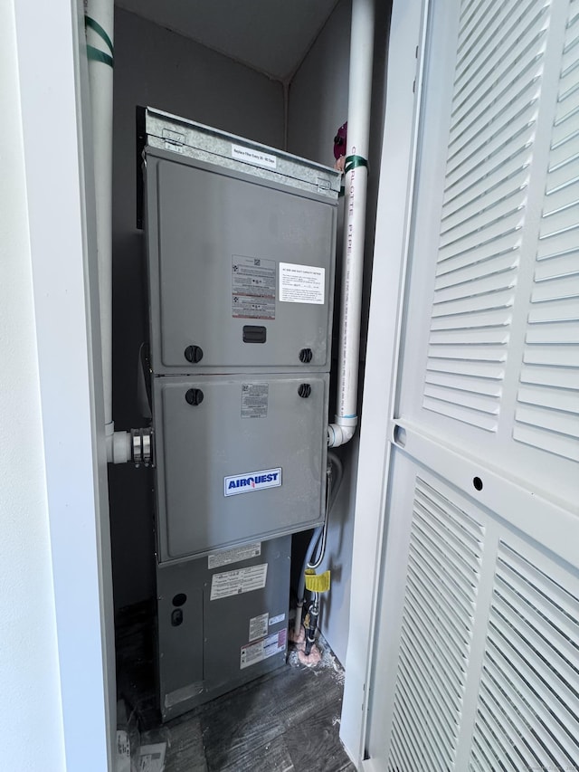 4 N Ter, Vernon, CT 06066 - utility room with heating unit