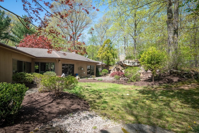 291 Peddlers Rd, Guilford, CT 06437 - view of green lawn