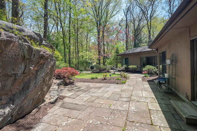 291 Peddlers Rd, Guilford, CT 06437 - view of patio