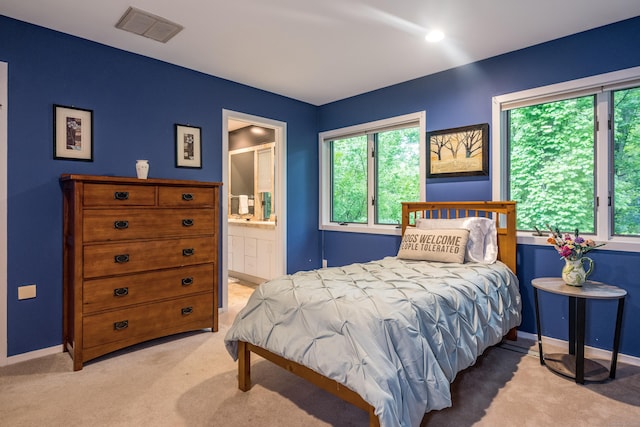 291 Peddlers Rd, Guilford, CT 06437 - bedroom featuring carpet, baseboards, and ensuite bath