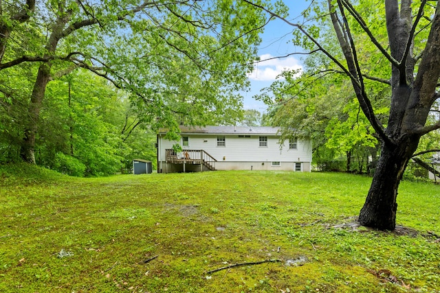 108 Gallivan Ln, Montville, CT 06382 - back of property featuring a yard