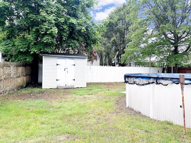 29 Hooker Rd, Bridgeport, CT 06610 - view of yard