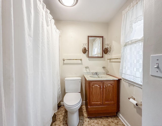 57 Fenway Dr, Hamden, CT 06517 - full bathroom featuring toilet and vanity