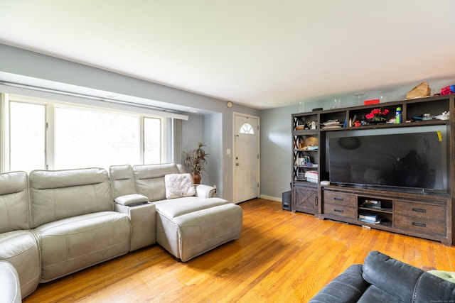 165 Scantic Meadow Rd, South Windsor, CT 06074 - living room featuring light wood-style flooring and baseboards
