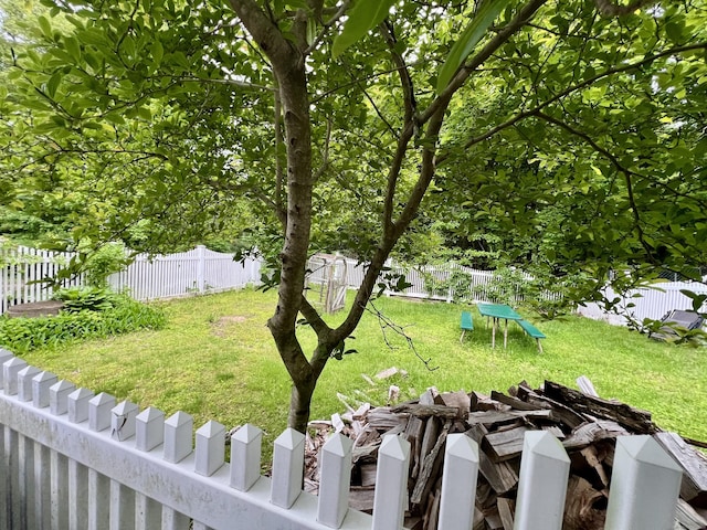 28 Blakeman Dr, Monroe, CT 06468 - view of yard
