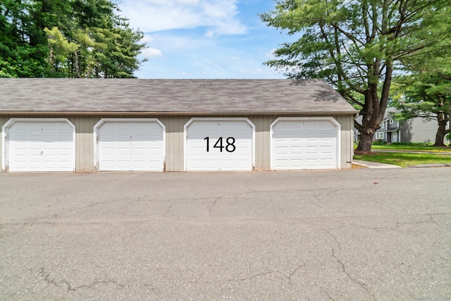 148 Fairway Dr Unit 148, Cheshire, CT 06410 - view of garage
