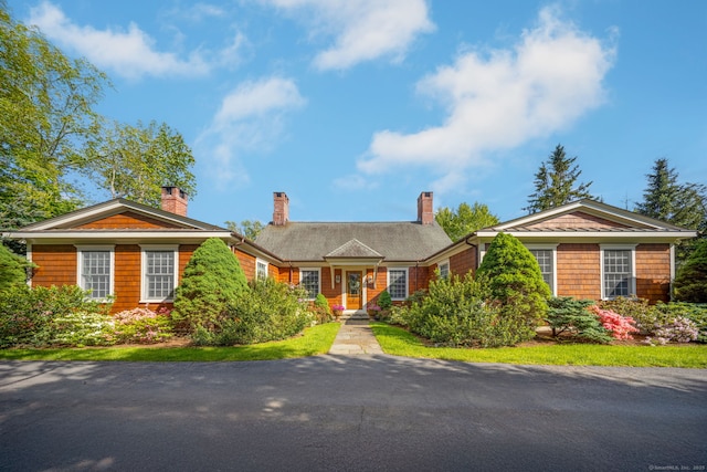 31 W Ln, Ridgefield, CT 06877 - view of front of house featuring a chimney