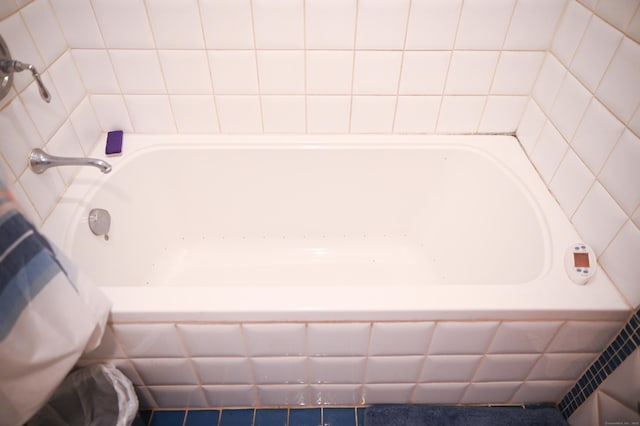 196 New Haven Ave Unit 217, Derby, CT 06418 - bathroom with a bath