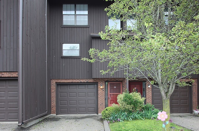 198 Mattabasset Dr Unit 198, Meriden, CT 06450 - view of front facade featuring brick siding