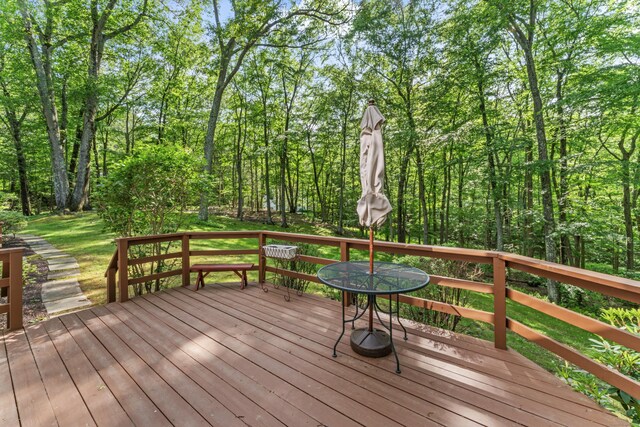 6 Middlebrook Pond Rd, Redding, CT 06896 - deck with outdoor dining space