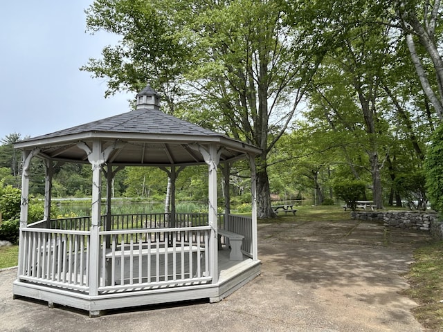 6 Deer Hill Ct Unit 6, Woodbury, CT 06798 - surrounding community featuring a gazebo