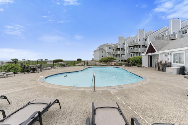 1 Mansfield Grove Rd Apt 205, East Haven, CT 06512 - community pool with a patio area and a residential view