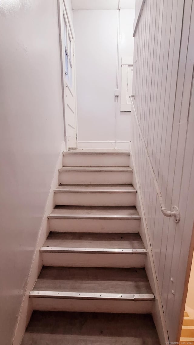 133 Roosevelt St, Hartford, CT 06114 - view of stairs