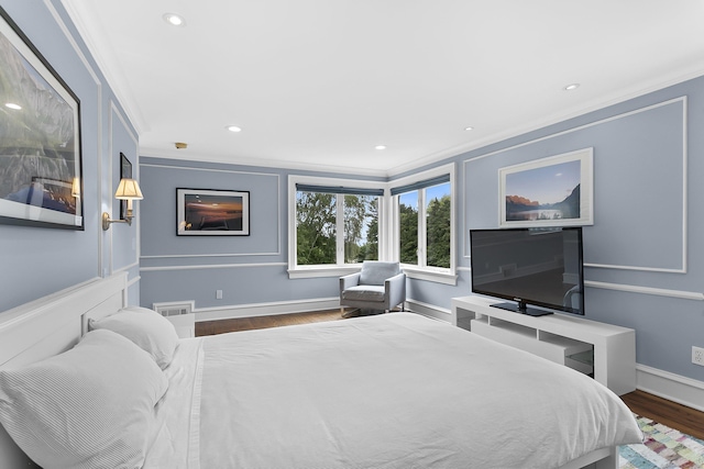 440 Hilltop Rd, Bridgeport, CT 06605 - bedroom featuring crown molding, wood finished floors, recessed lighting, and baseboards