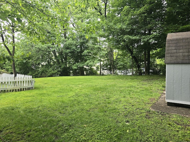 12 Wistar Ct, Darien, CT 06820 - view of yard