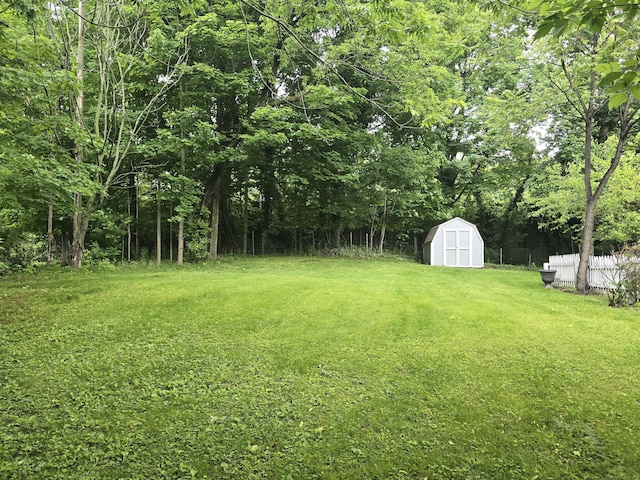 12 Wistar Ct, Darien, CT 06820 - view of yard featuring a view of trees
