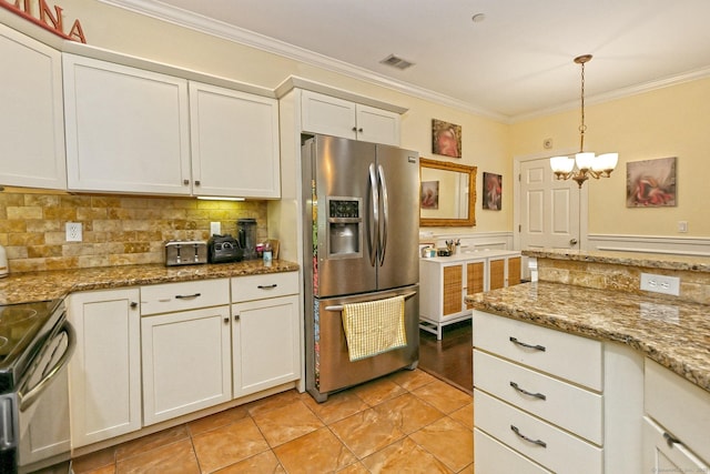 95 S Ridge Ln Unit A203, Berlin, CT 06037 - kitchen featuring appliances with stainless steel finishes, crown molding, a chandelier, hanging light fixtures, and tasteful backsplash