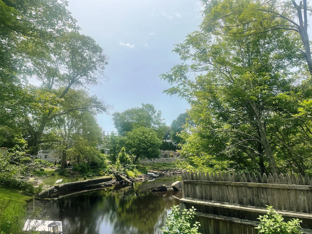 5 Wilcox Ct, Waterford, CT 06385 - photo 2
