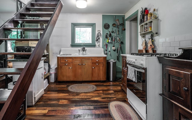 81 Milton Rd, Goshen, CT 06756 - bathroom featuring wood finished floors and crown molding