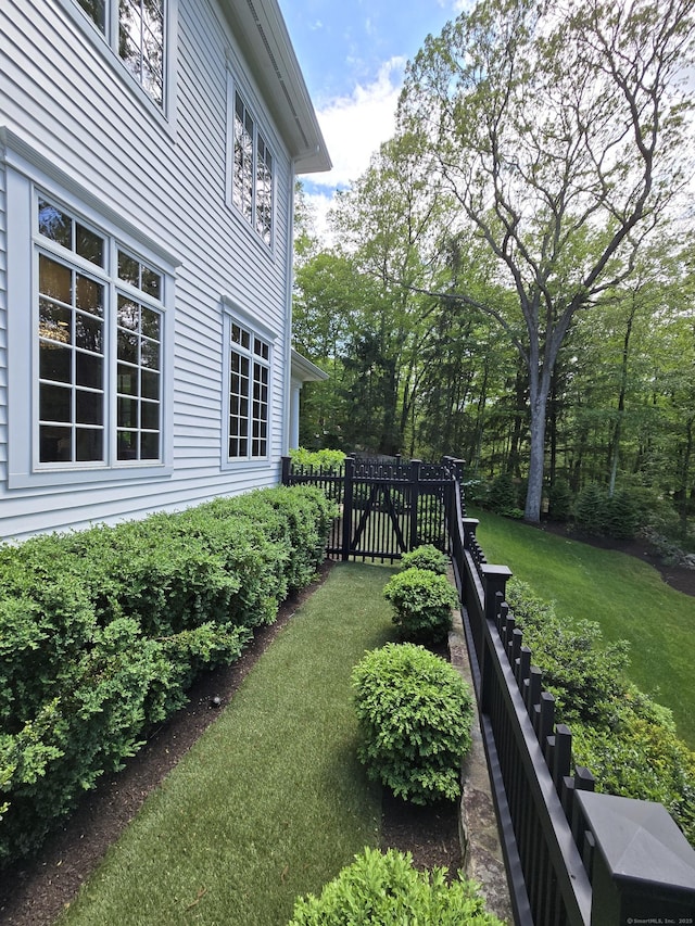 20 Crawford Rd, Westport, CT 06880 - view of yard