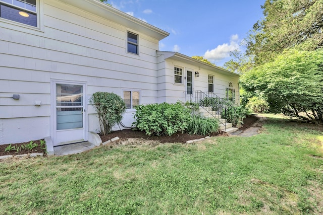12 Sugar Plum Ln, Fairfield, CT 06824 - view of green lawn